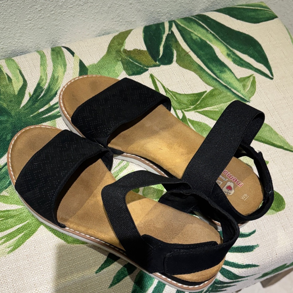 Bob’s from Skechers Stylish Black Sandals for Women - Picture 1 of 3